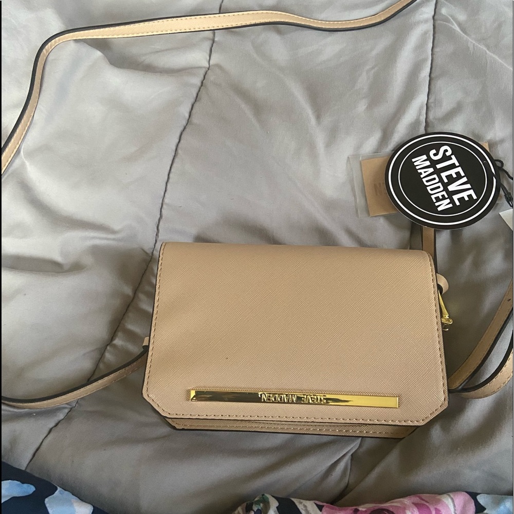 Medium Steve Madden bag tan